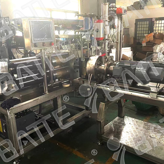 Hot melt adhesive melt metering pump