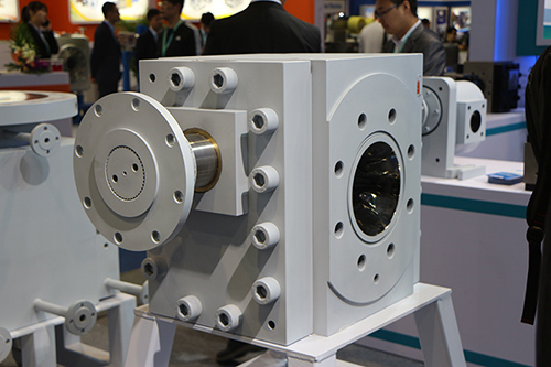 polymer melt metering pump