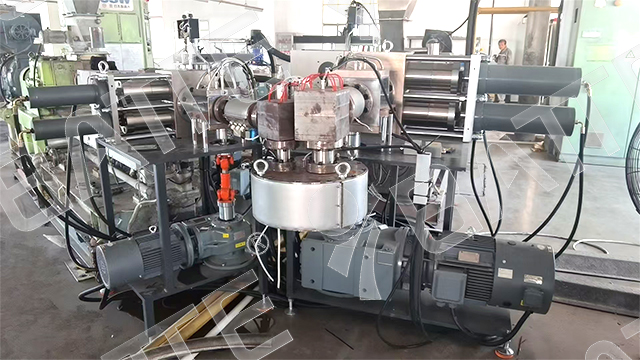 melt pump and screen changer in extruder