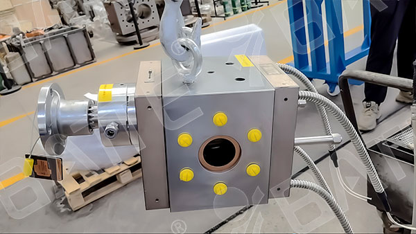 melt metering pump