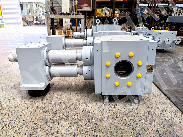 polymer melt gear pump