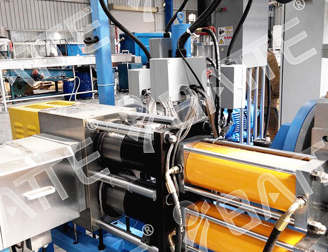 double pillar hydraulic screen changer