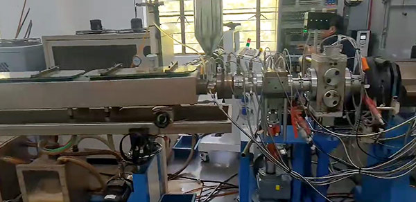 melt pump in extruder