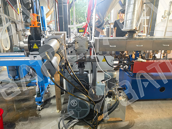 continuous screen changer