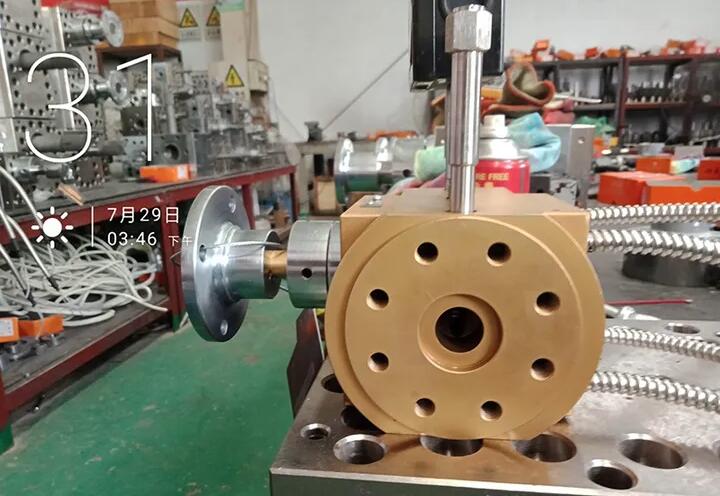 E-series melt pump for extruder