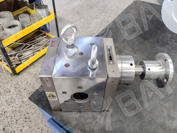melt pump in extruder