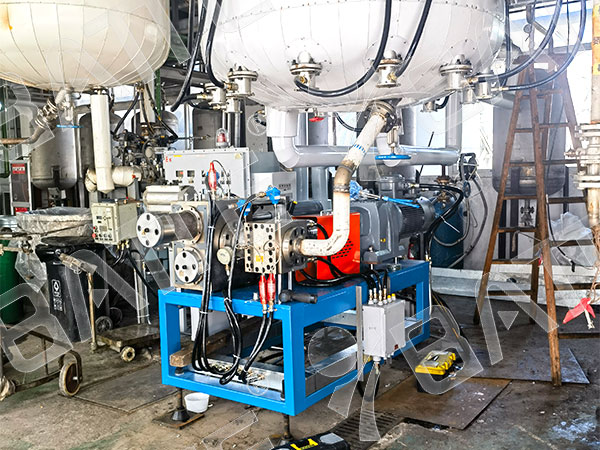 melt pump and double column screen changer in PUR hot melt adhesive extrusion line
