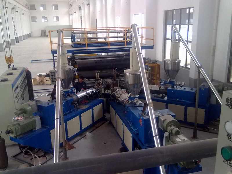 PP sheet extrusion line melt pump and screen changer configuration